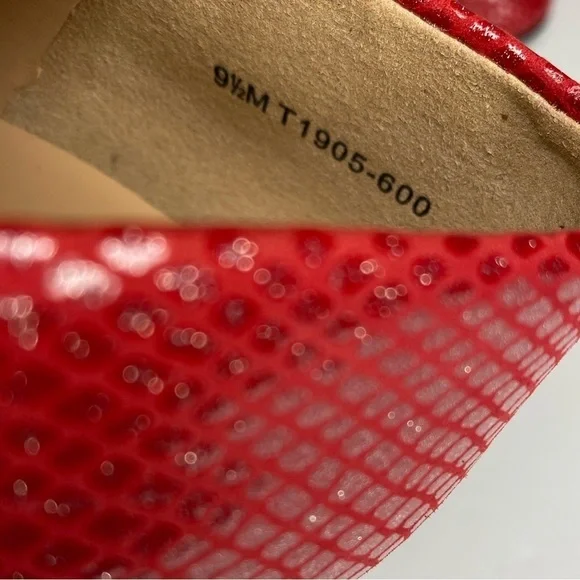Trotters Fab Red Almond Toe 2” Pump Heel Sz 9.5 - Picture 10 of 13
